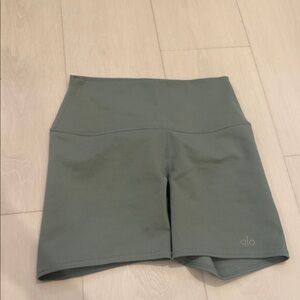 ALO Yoga Women's Olive Bike Shorts